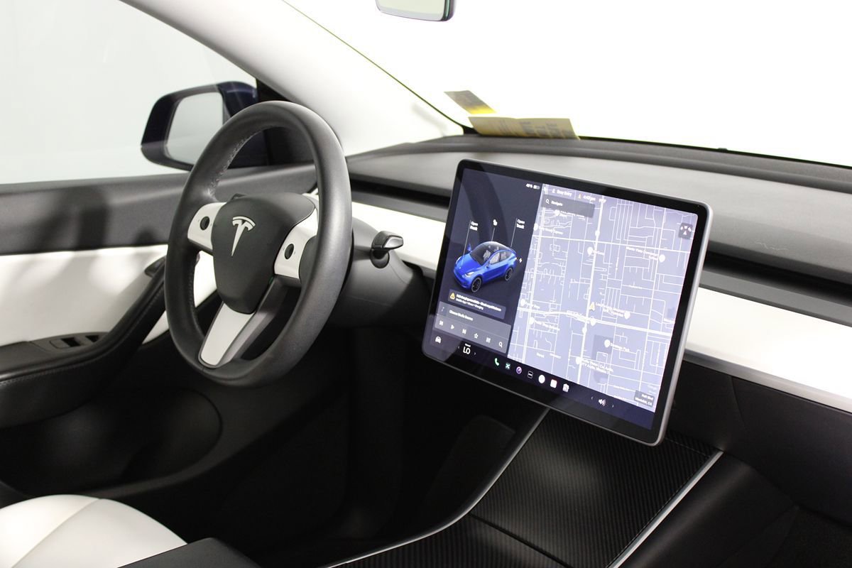 Used 2021 Tesla Model Y Performance AWD/4WD image 15