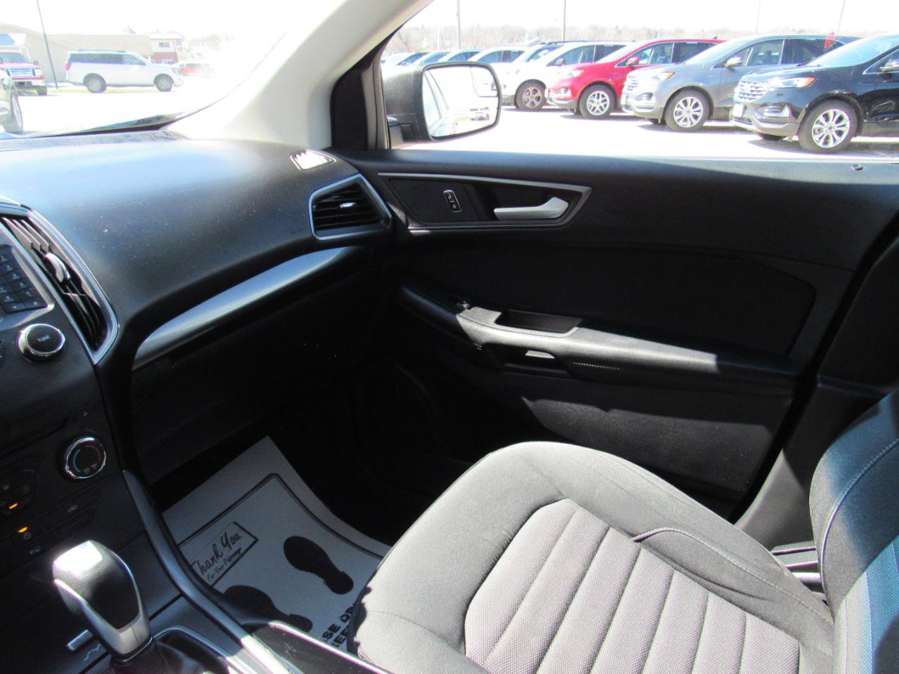 Used 2015 Ford Edge SE FWD image 24