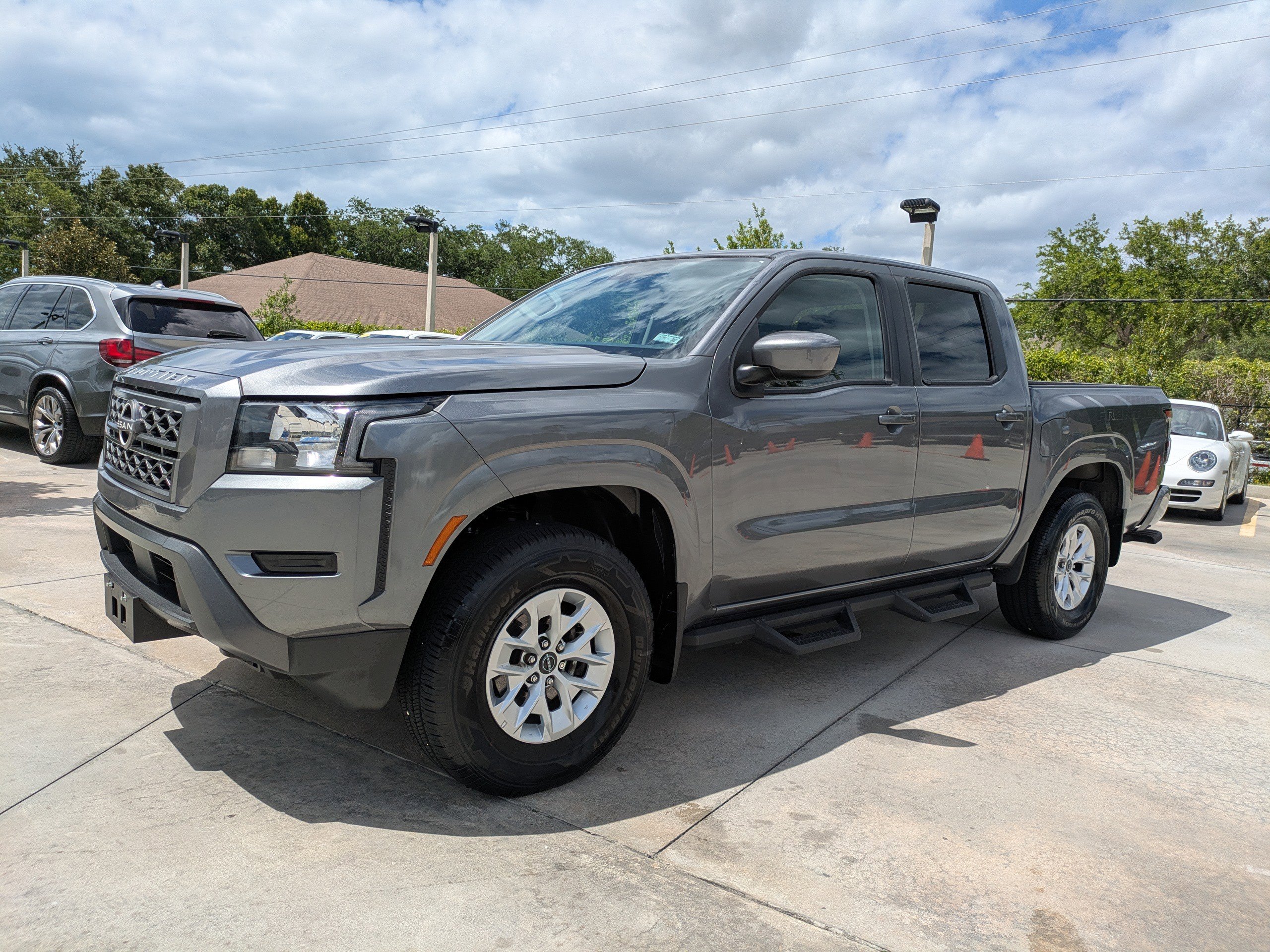 Used 2024 Nissan Frontier SV w/ Graphics Package image 5