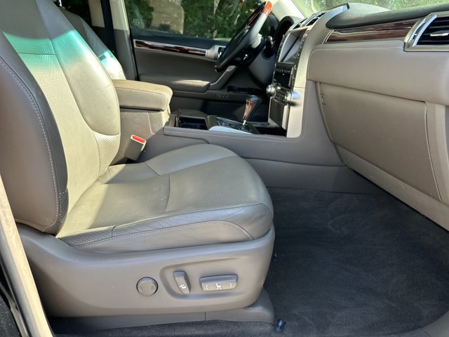 Used 2011 Lexus GX 460 Premium AWD/4WD image 16