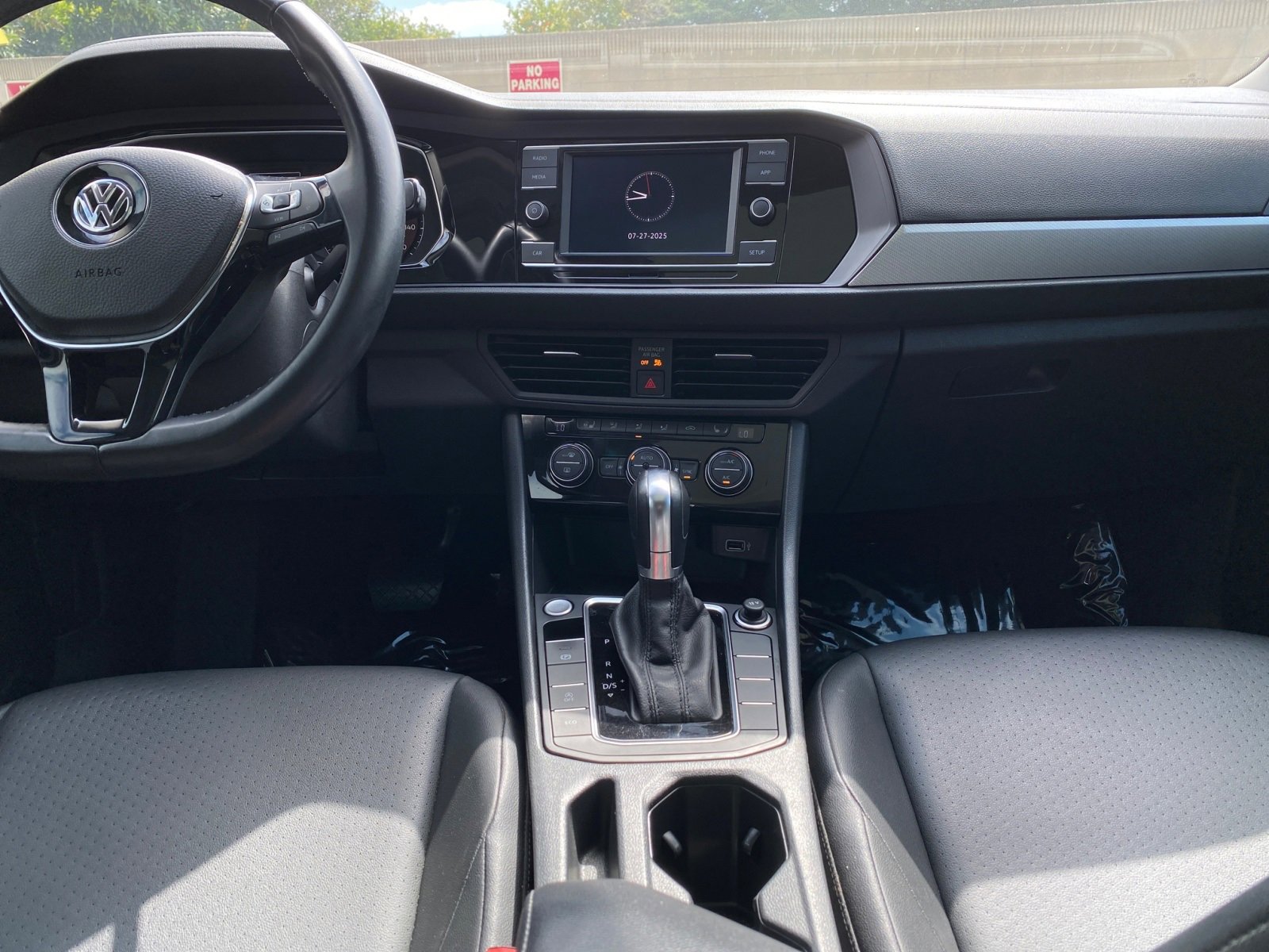 Used 2019 Volkswagen Jetta SE w/ Cold Weather Package image 16