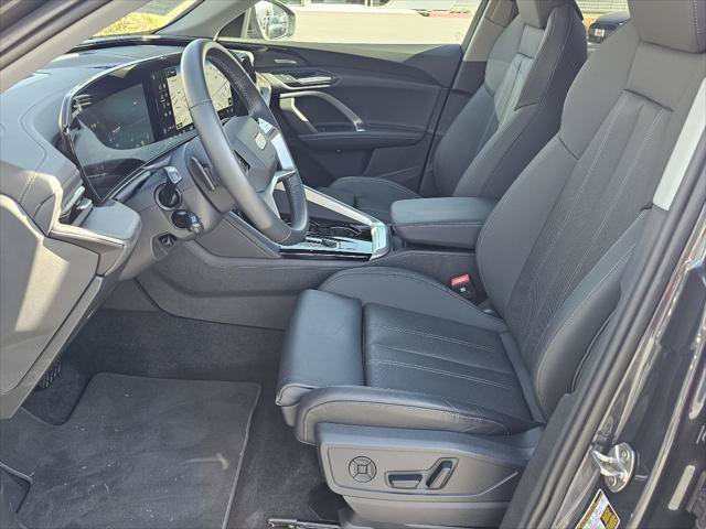 Used 2025 Audi Q5 Premium Plus w/ Premium Plus AWD/4WD image 2