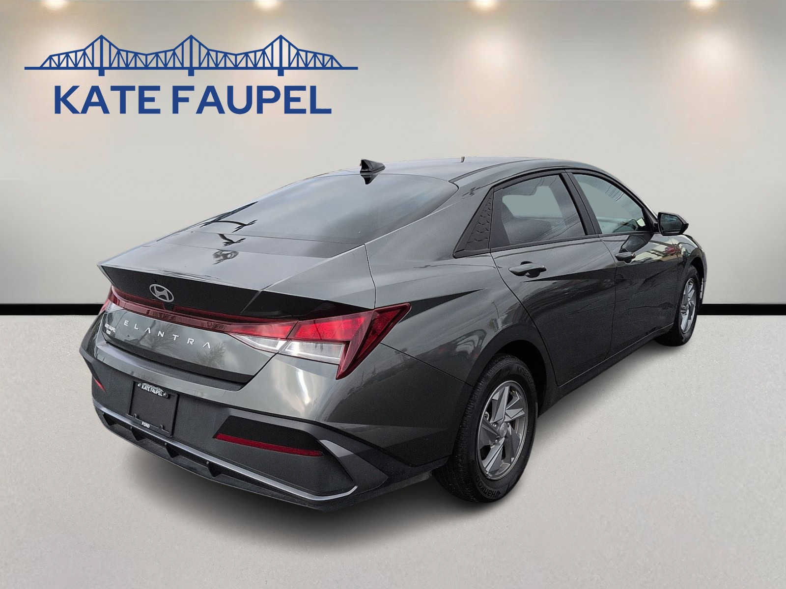 Used 2024 Hyundai Elantra SE FWD image 7