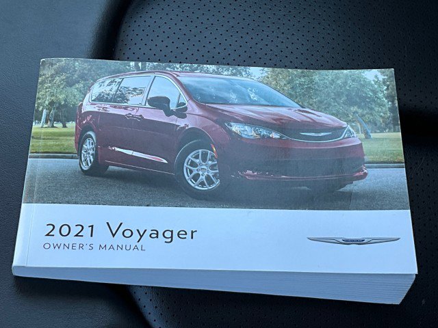 Used 2021 Chrysler Voyager Lxi FWD image 39