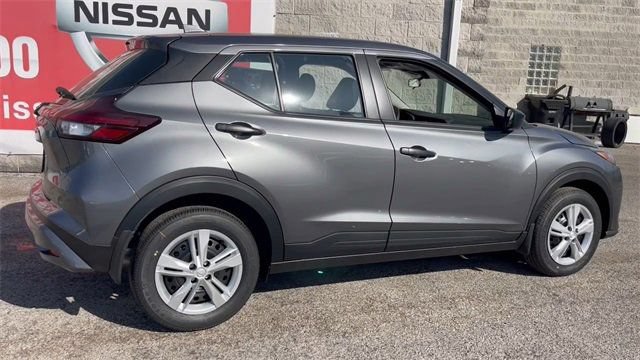New 2025 Nissan Kicks Play S FWD image 3