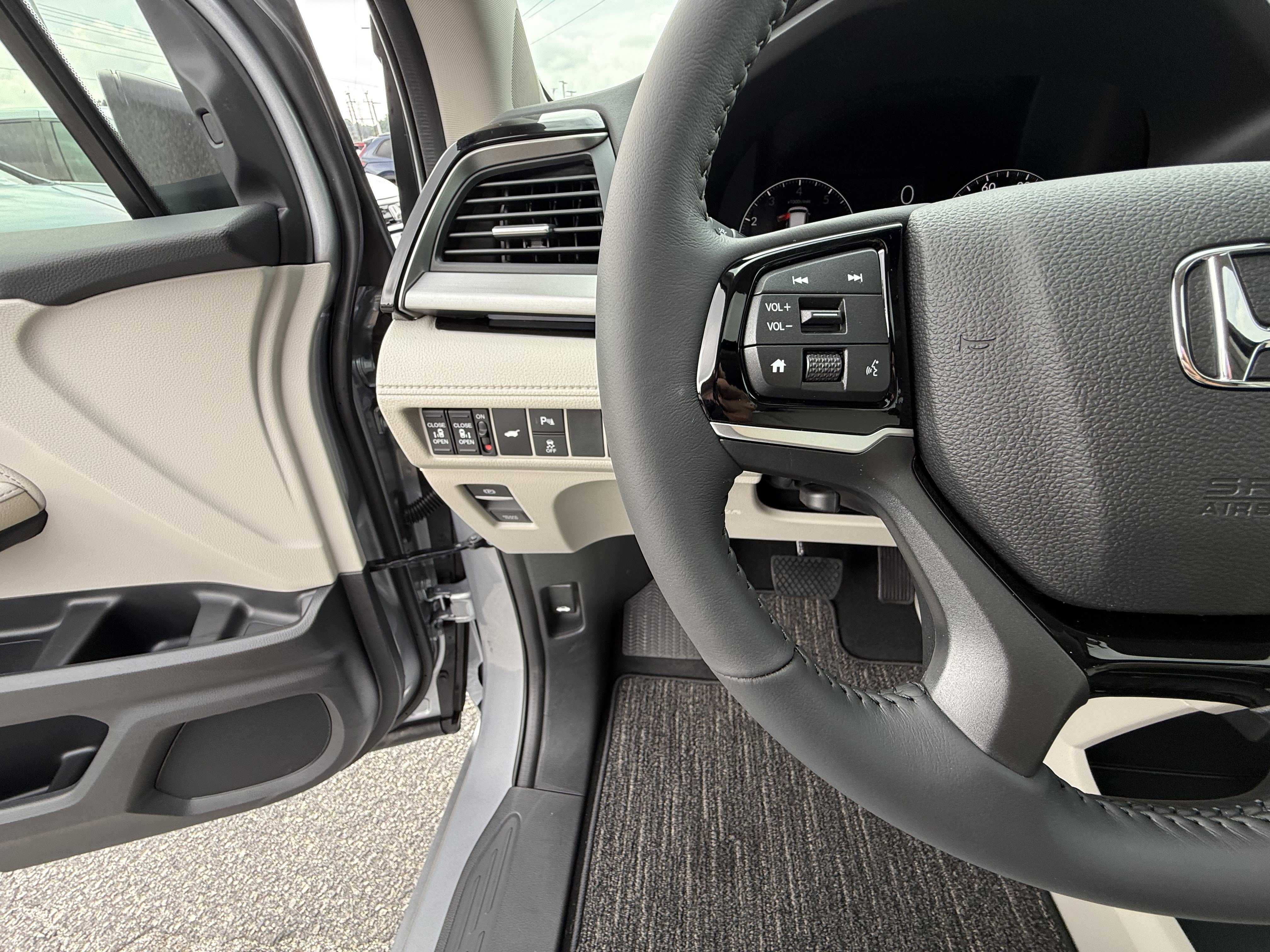 New 2027 Honda Odyssey Touring image 25