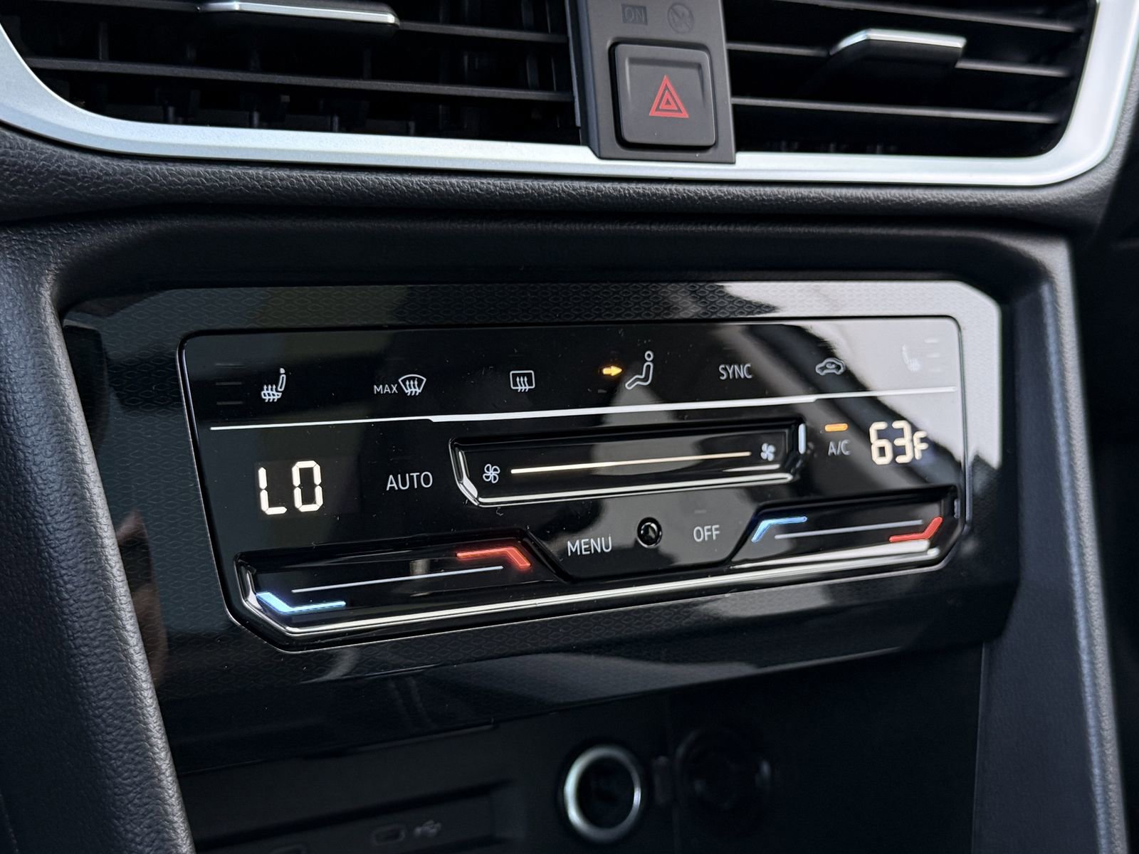 New 2026 Volkswagen Taos SE FWD image 18