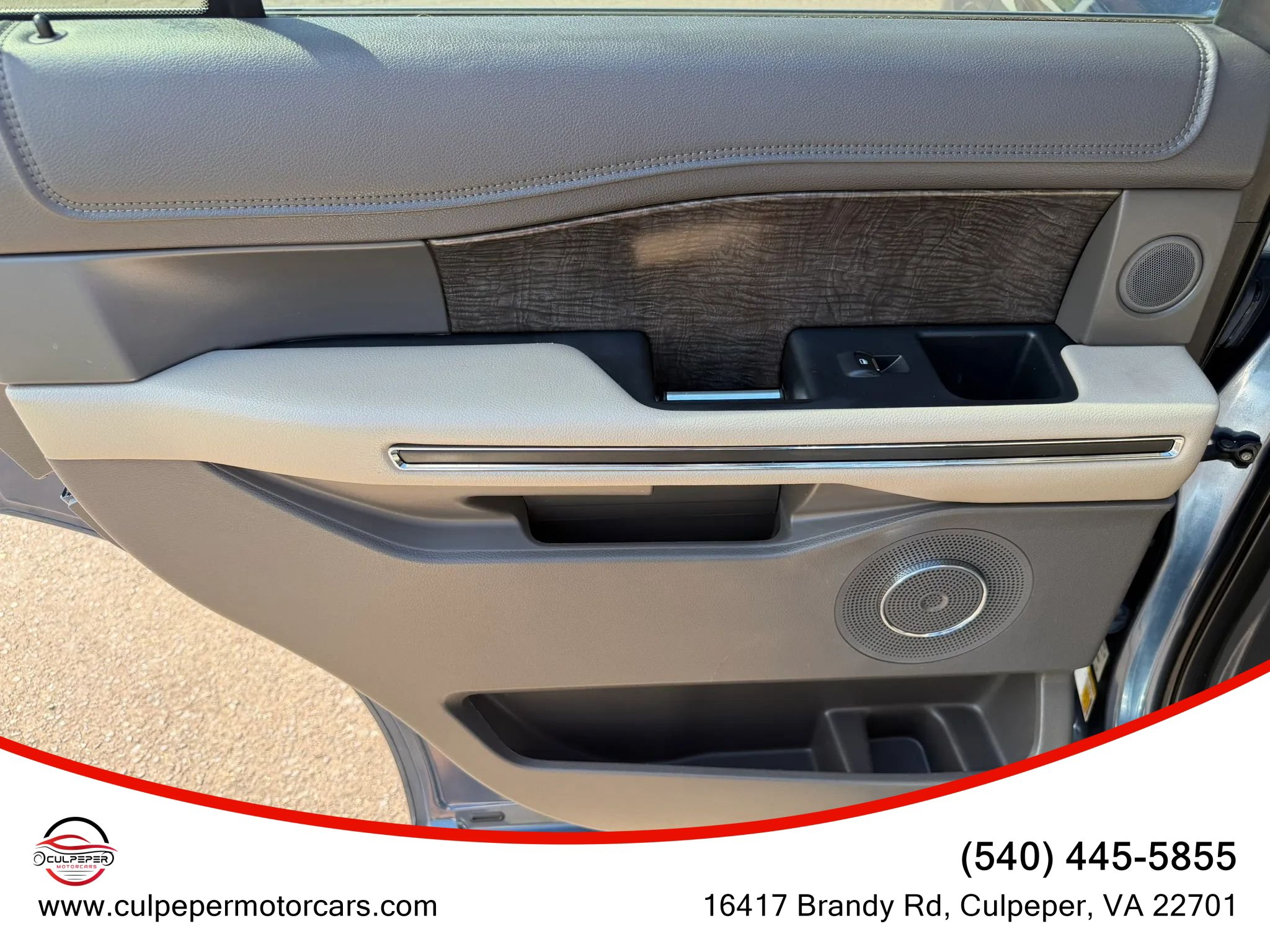 Used 2018 Ford Expedition Limited w/ Equipment Group 301A AWD/4WD image 11