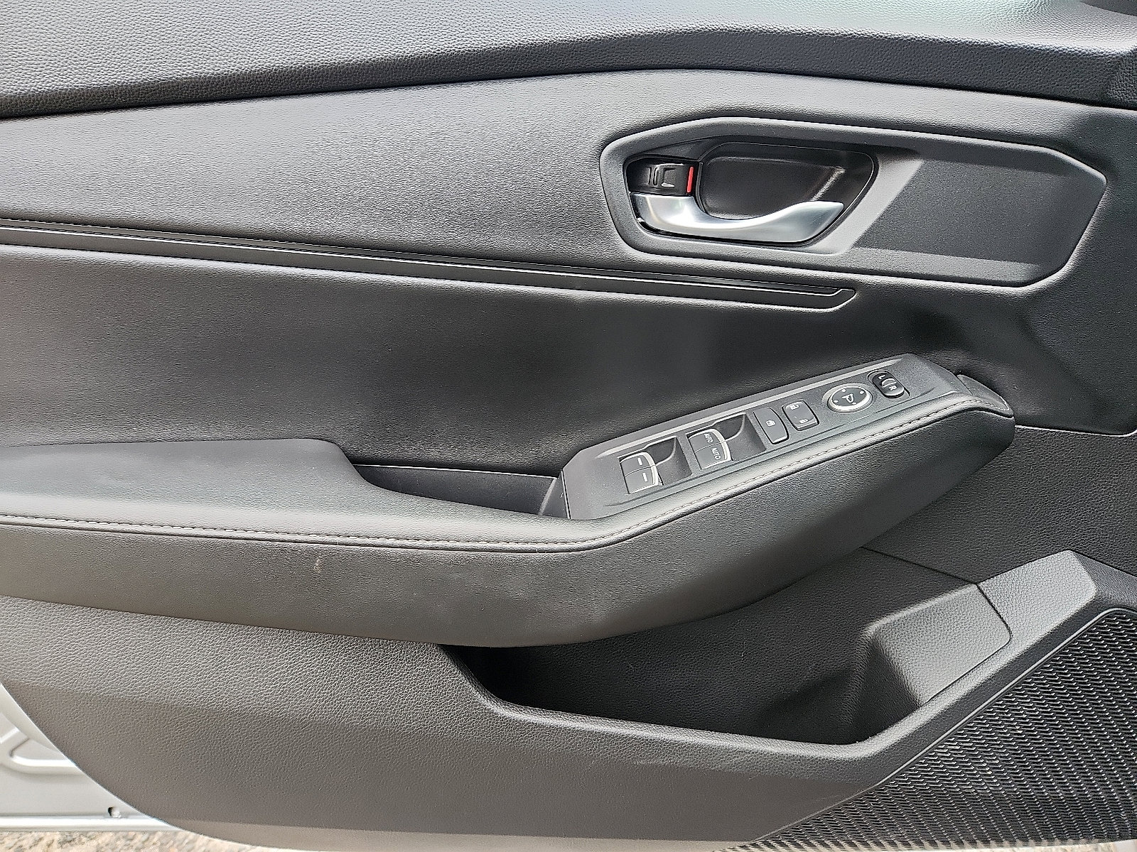 Used 2024 Honda Accord Sport image 12