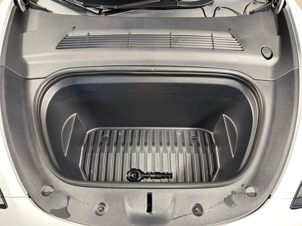 Used 2023 Tesla Model Y Long Range image 9