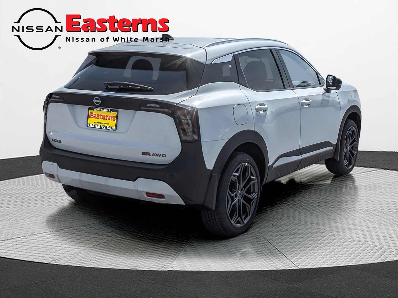 New 2026 Nissan Kicks SR w/ SR Premium Package AWD/4WD image 6