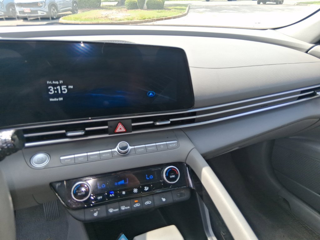 Used 2023 Hyundai Elantra SEL w/ Convenience Package FWD image 13