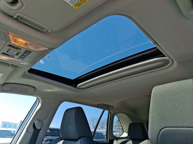 Used 2021 Toyota RAV4 XLE w/ Convenience Package image 18