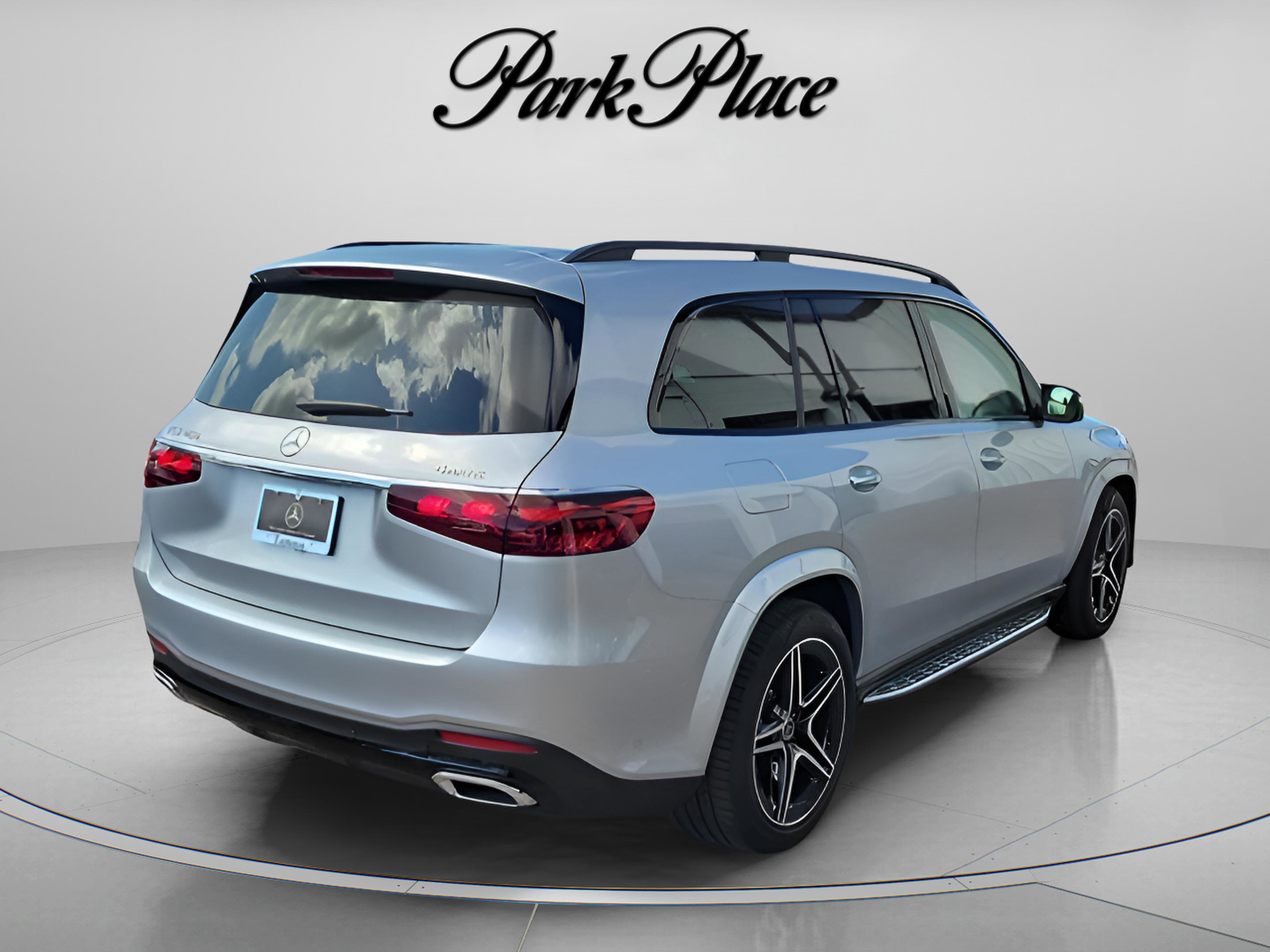 Certified 2026 Mercedes-Benz GLS 450 4MATIC image 4