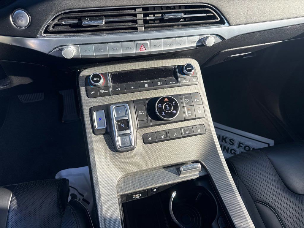 Used 2021 Hyundai Palisade Limited image 9