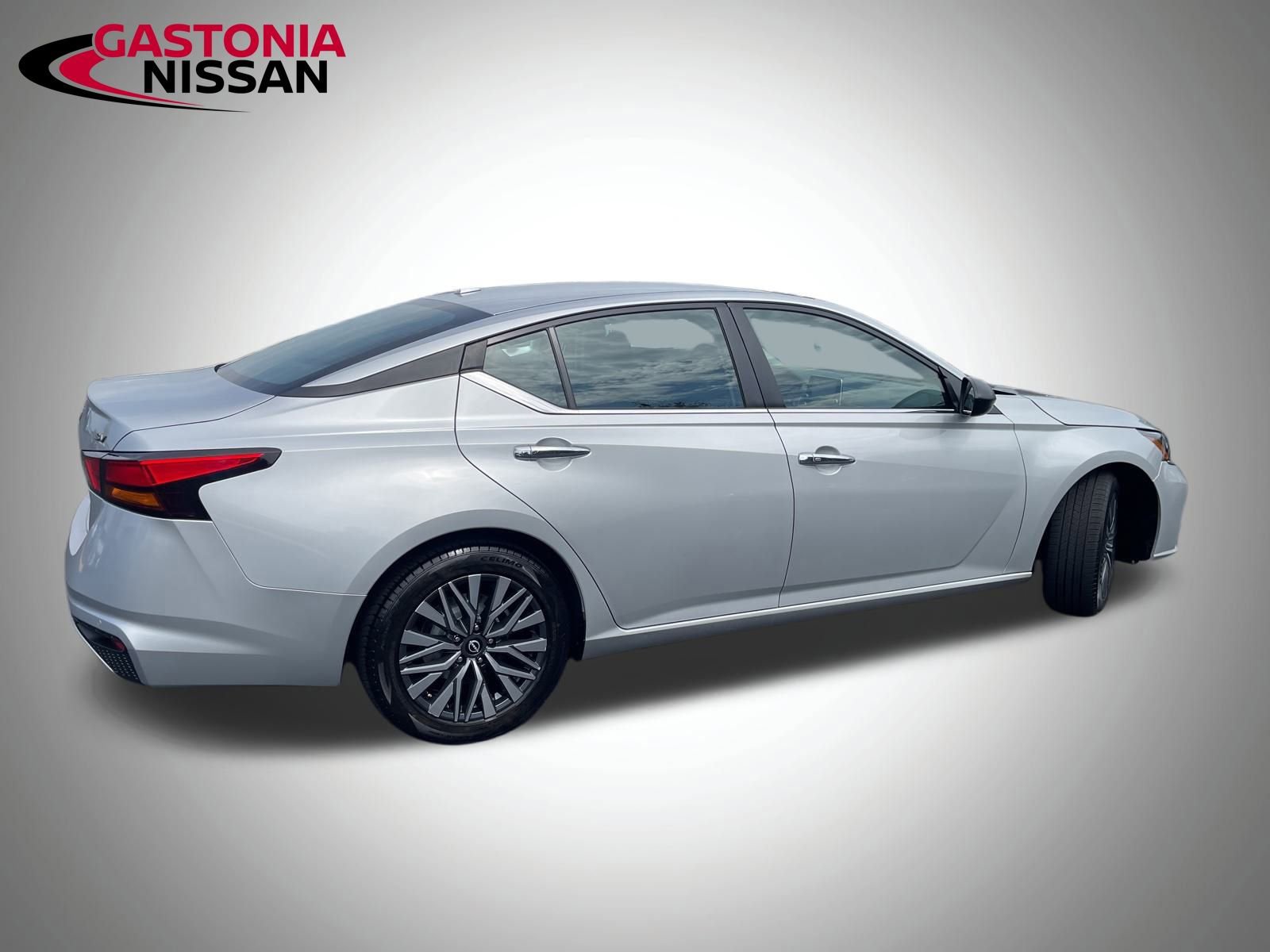 Used 2024 Nissan Altima 2.5 SV image 12