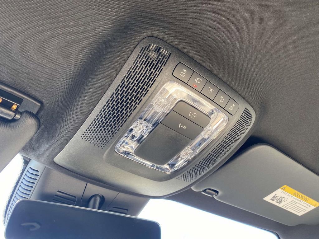 Certified 2025 Mercedes-Benz GLB 250 image 33