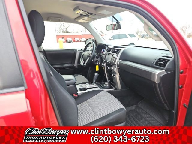 Used 2016 Toyota 4Runner SR5 image 28