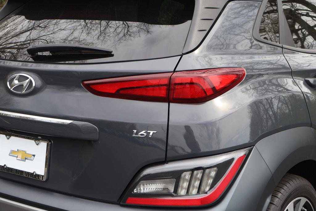 Used 2023 Hyundai Kona Limited w/ Cargo Package FWD image 8