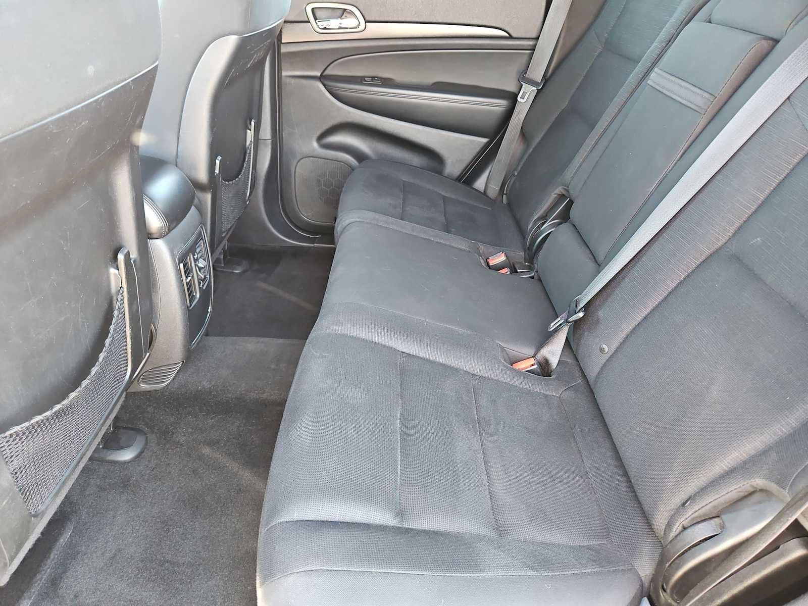 Used 2014 Jeep Grand Cherokee Laredo w/ 18" Wheel & 8.4" Radio Group image 20