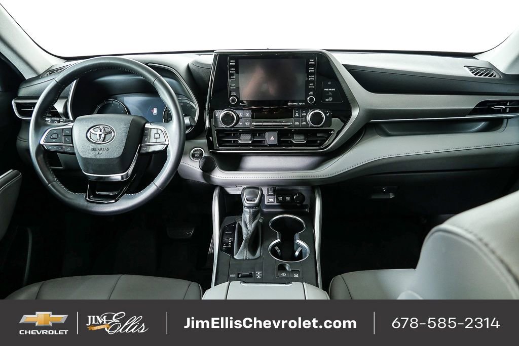 Used 2020 Toyota Highlander XLE image 19