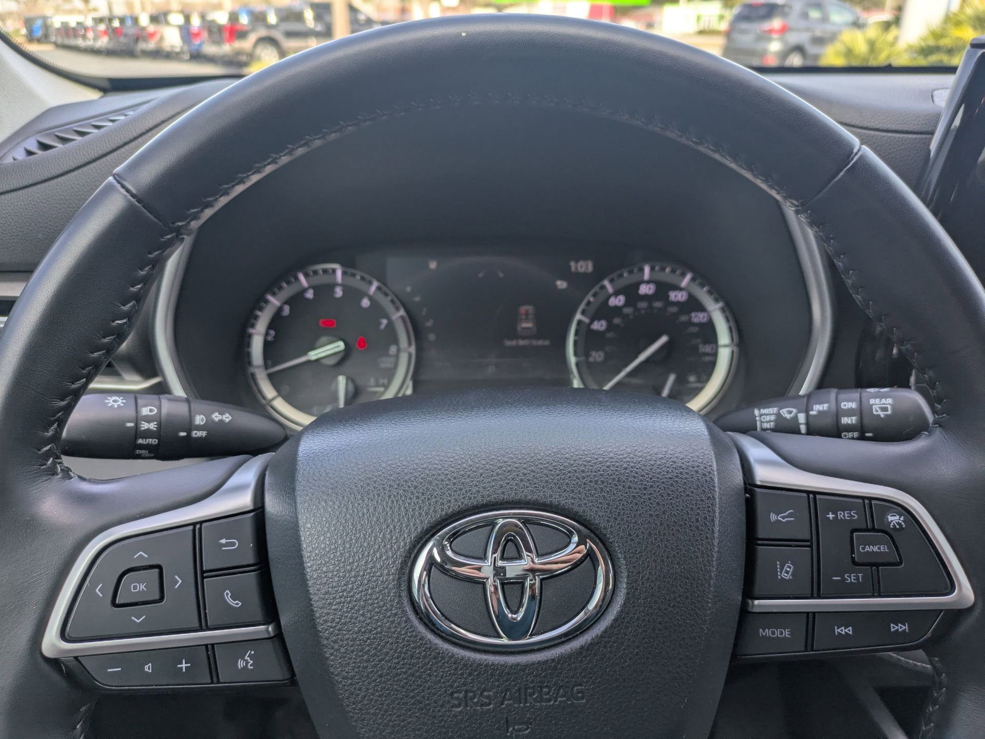Used 2022 Toyota Highlander XLE image 33