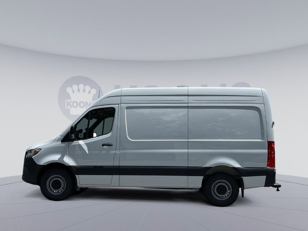 Used 2025 Mercedes-Benz Sprinter 2500 image 2