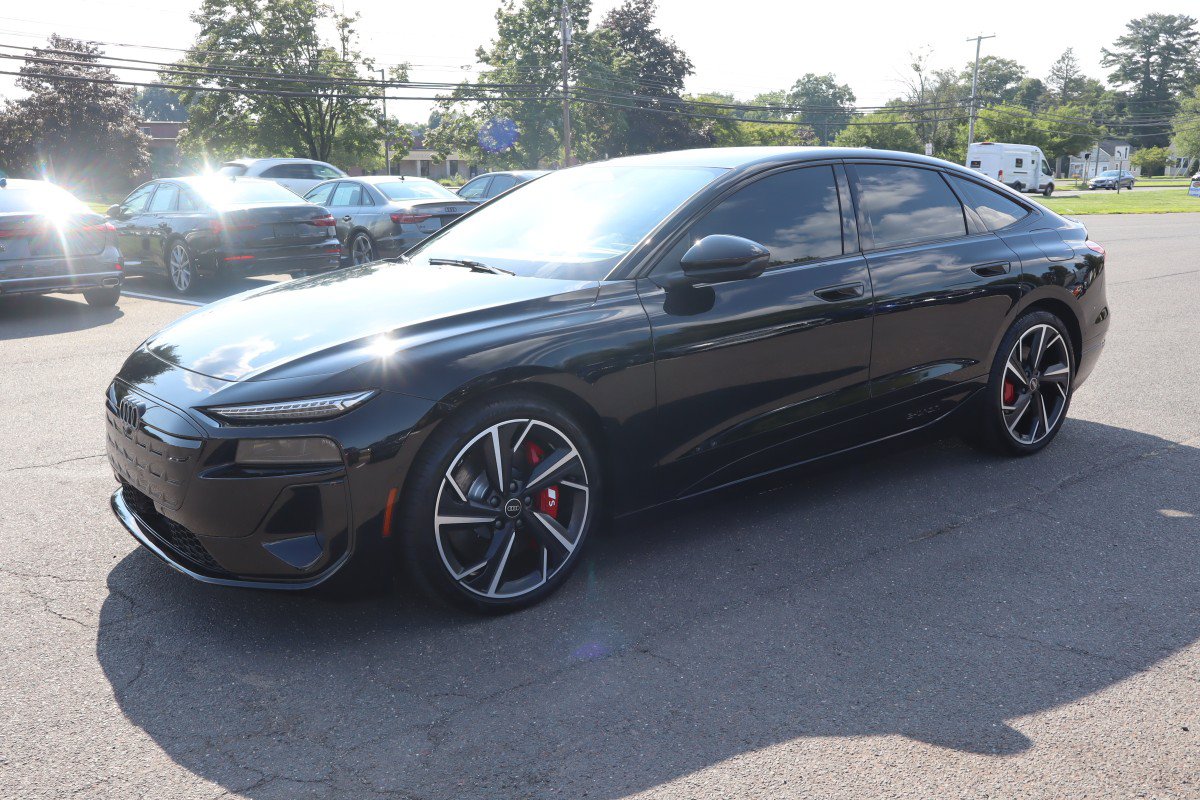 Used 2025 Audi S6 e-tron Prestige AWD/4WD image 1