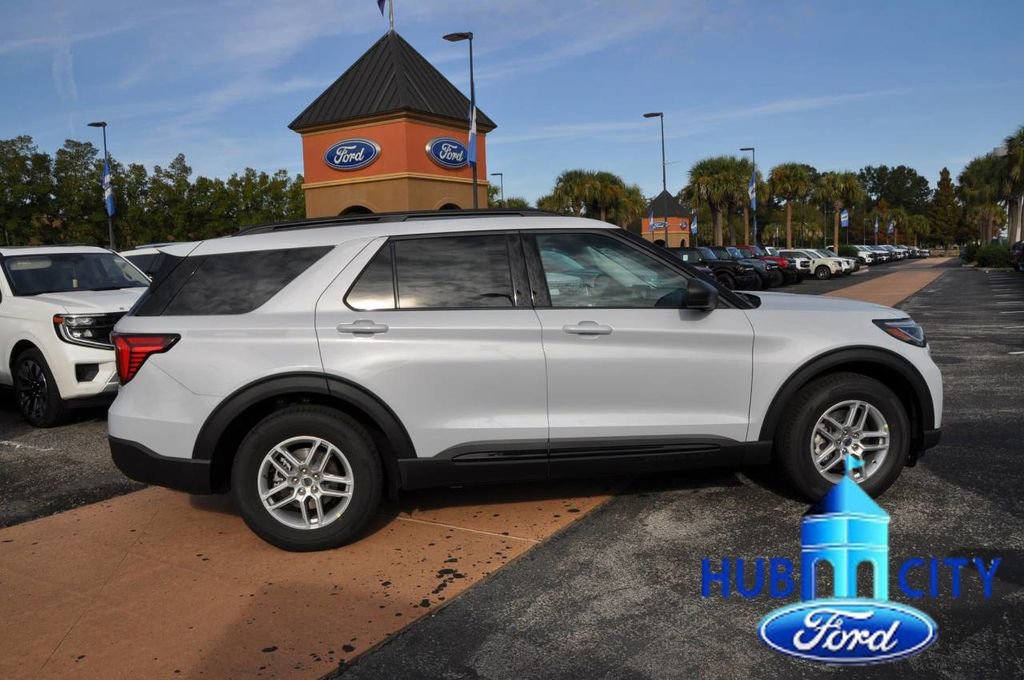 New 2026 Ford Explorer Active w/ Active Comfort Package image 6