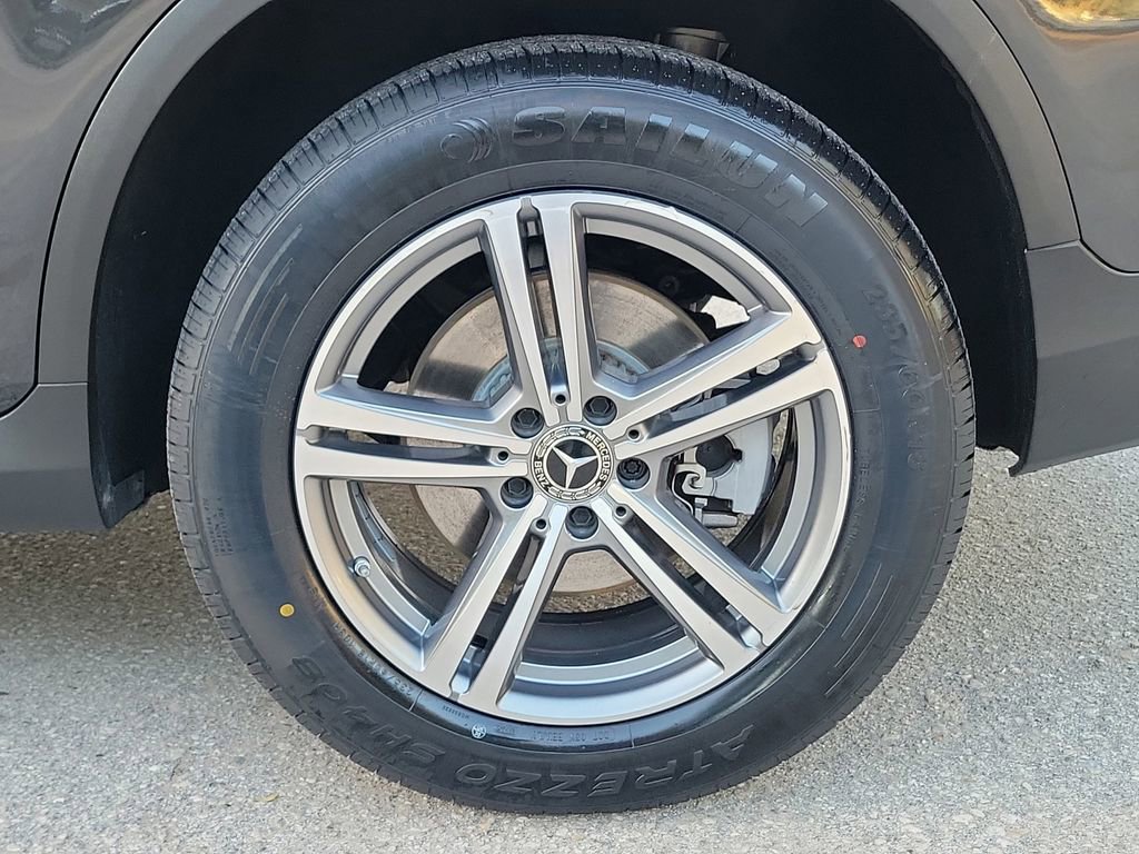 Used 2021 Mercedes-Benz GLC 300 w/ Premium Package image 6