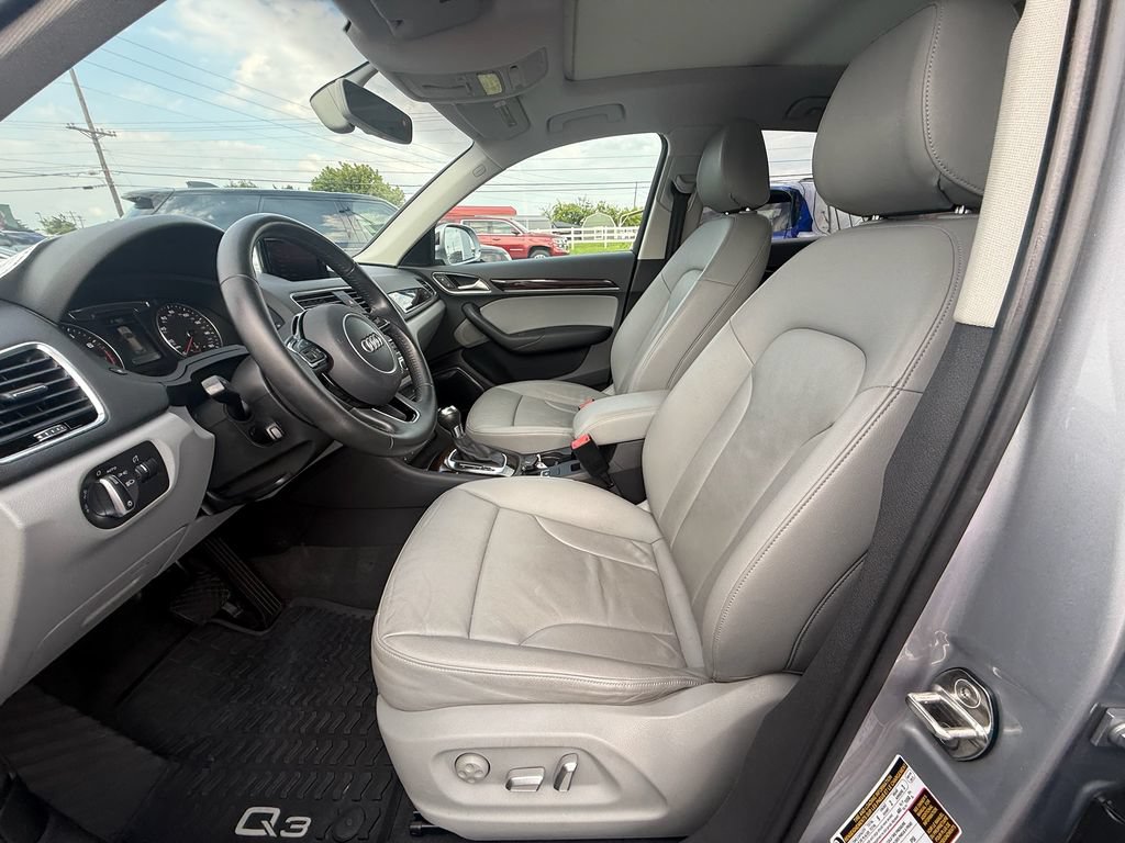 Used 2016 Audi Q3 2.0T Prestige AWD/4WD image 12