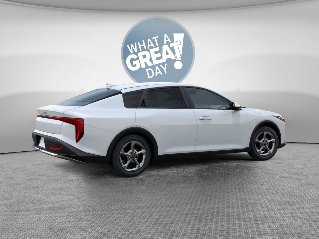 New 2026 Kia K4 LXS image 6