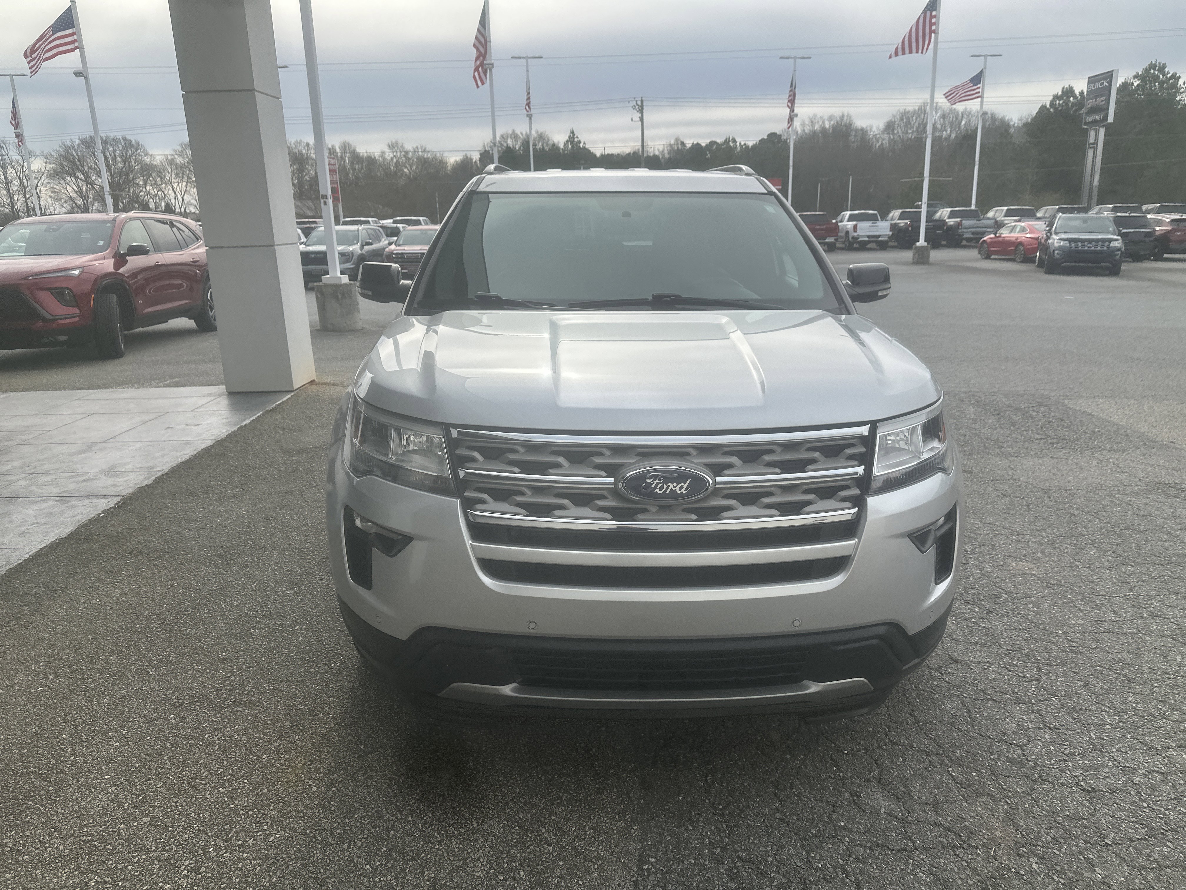 Used 2018 Ford Explorer XLT w/ Equipment Group 202A image 11