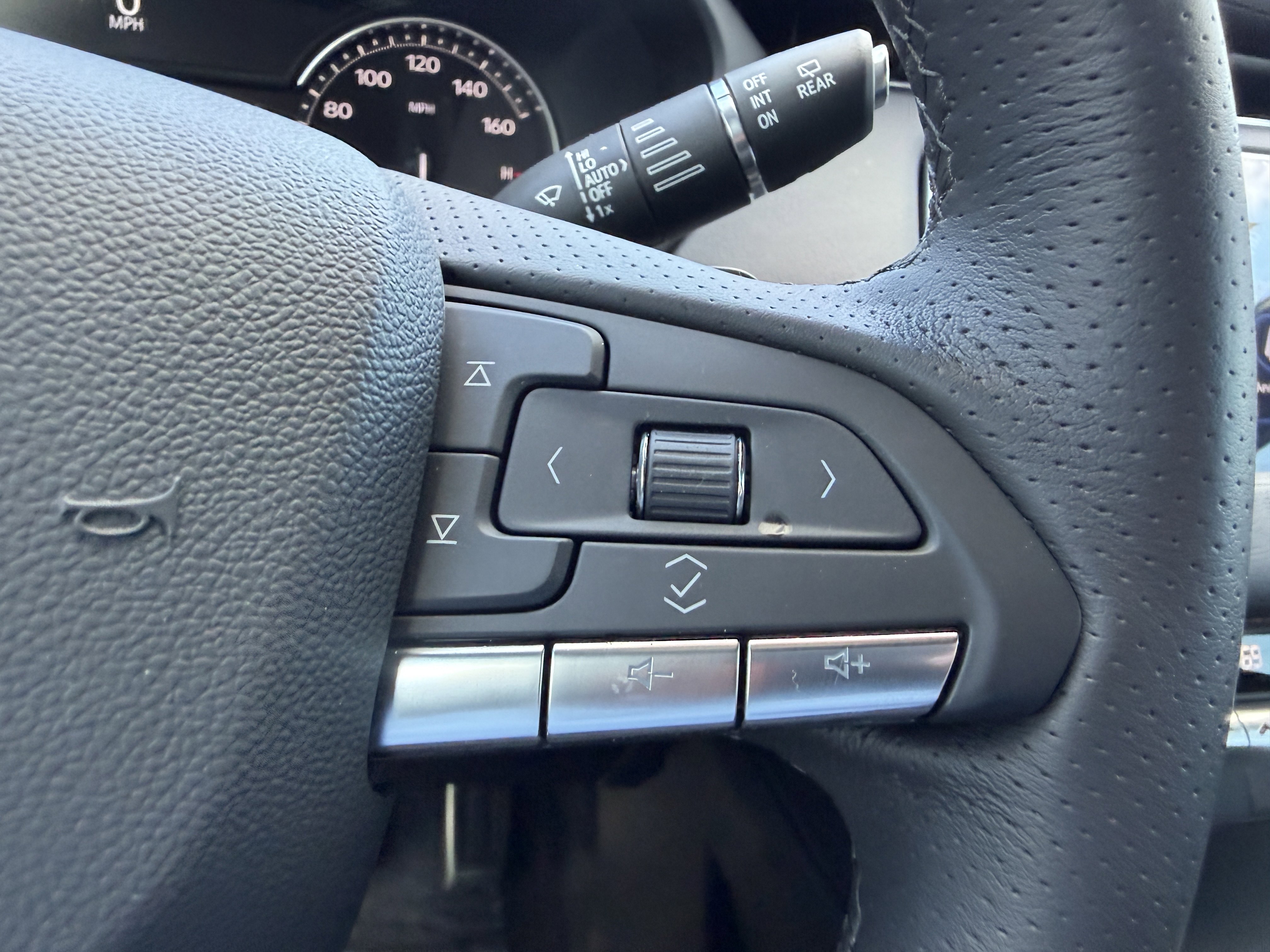 Used 2023 Cadillac XT4 Sport FWD image 28