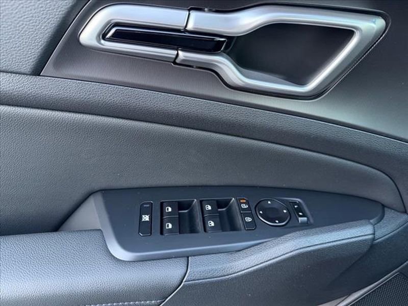 New 2026 Kia Sportage EX image 18