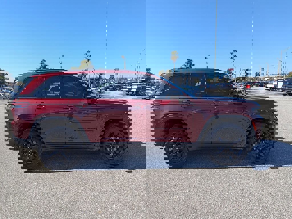 Used 2022 Jeep Grand Cherokee Altitude image 3