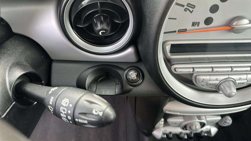 Used 2010 MINI Cooper Hardtop FWD image 13