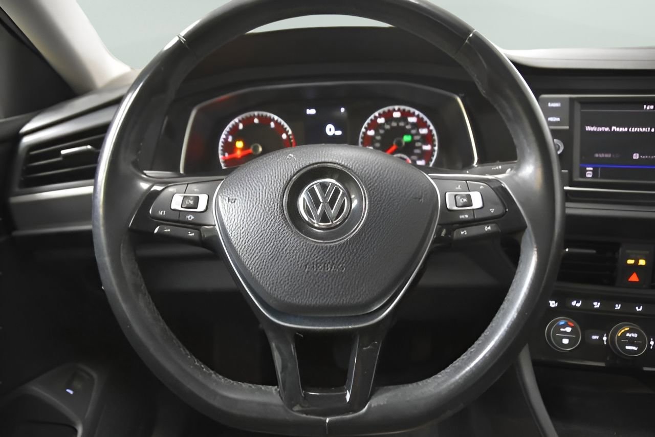 Used 2019 Volkswagen Jetta SE w/ Cold Weather Package image 18