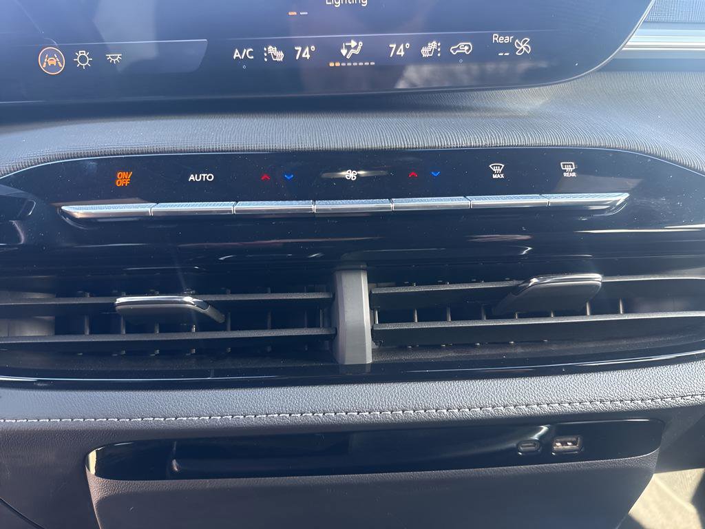 Used 2025 Buick Enclave Preferred image 22