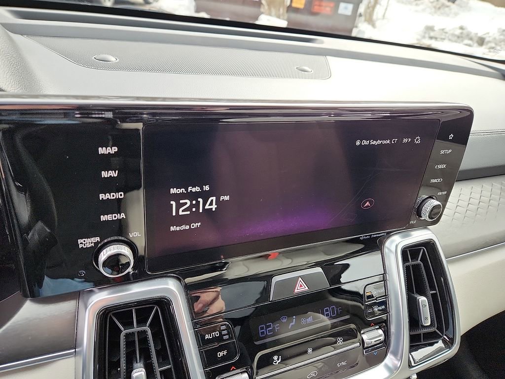 Used 2023 Kia Sorento SX image 18