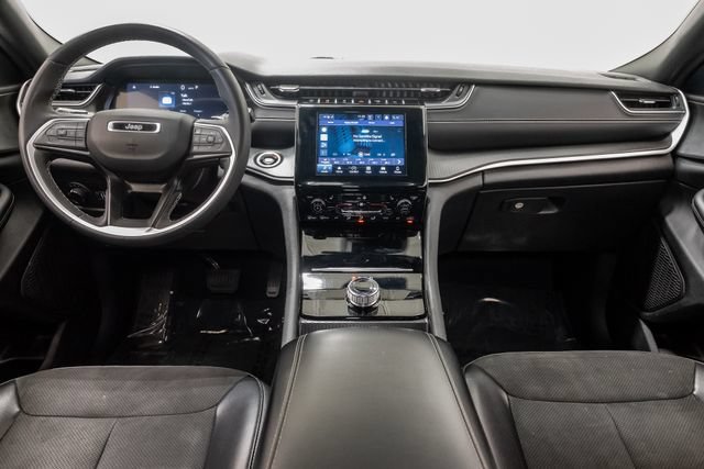 Used 2024 Jeep Grand Cherokee Altitude AWD/4WD image 29