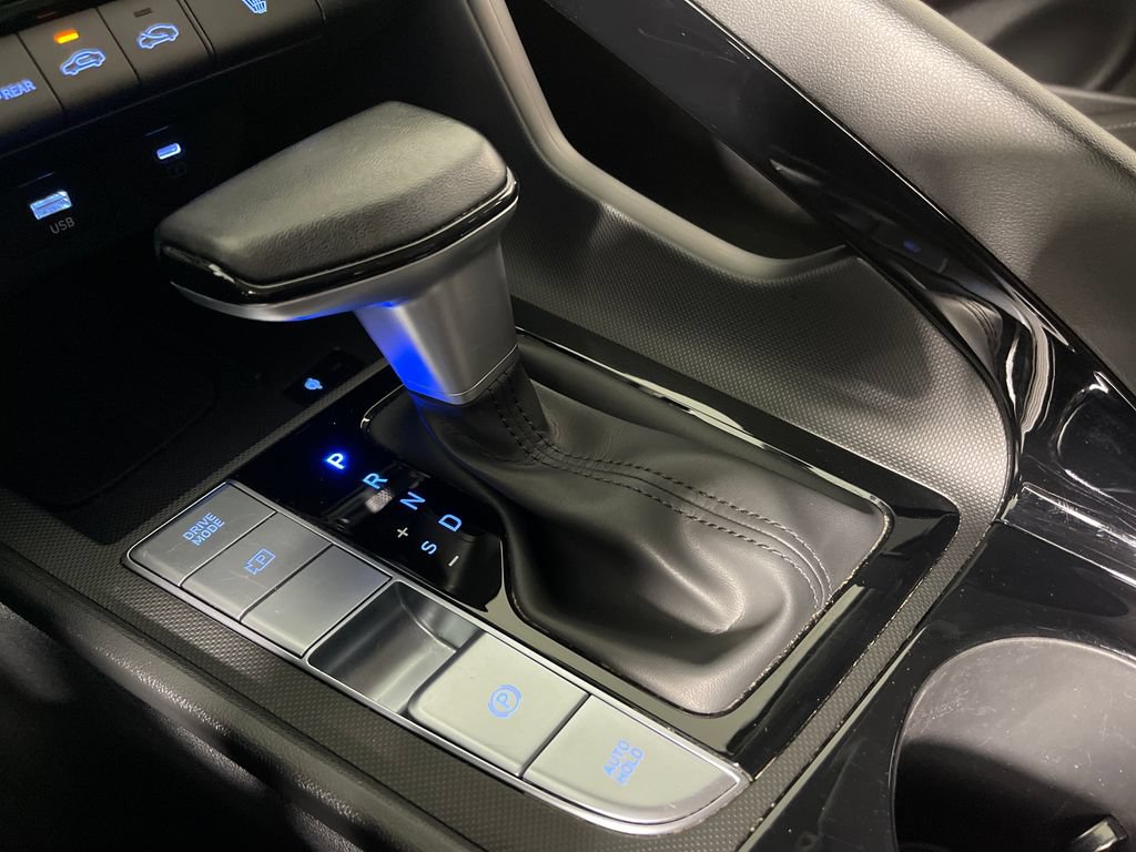 Certified 2025 Hyundai Elantra SEL FWD image 24