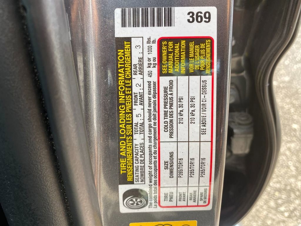 Used 2018 Toyota Tacoma TRD Off-Road w/ Technology Package AWD/4WD image 32