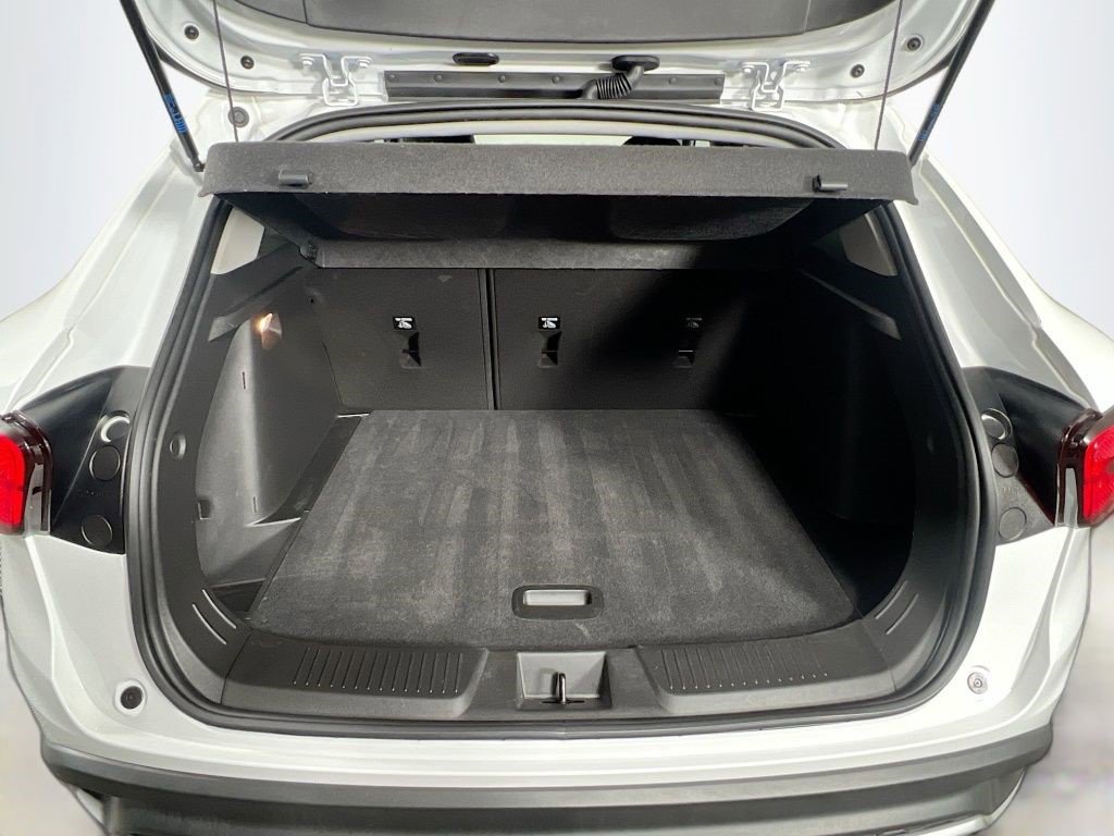 Certified 2025 Chevrolet Trax LT image 23