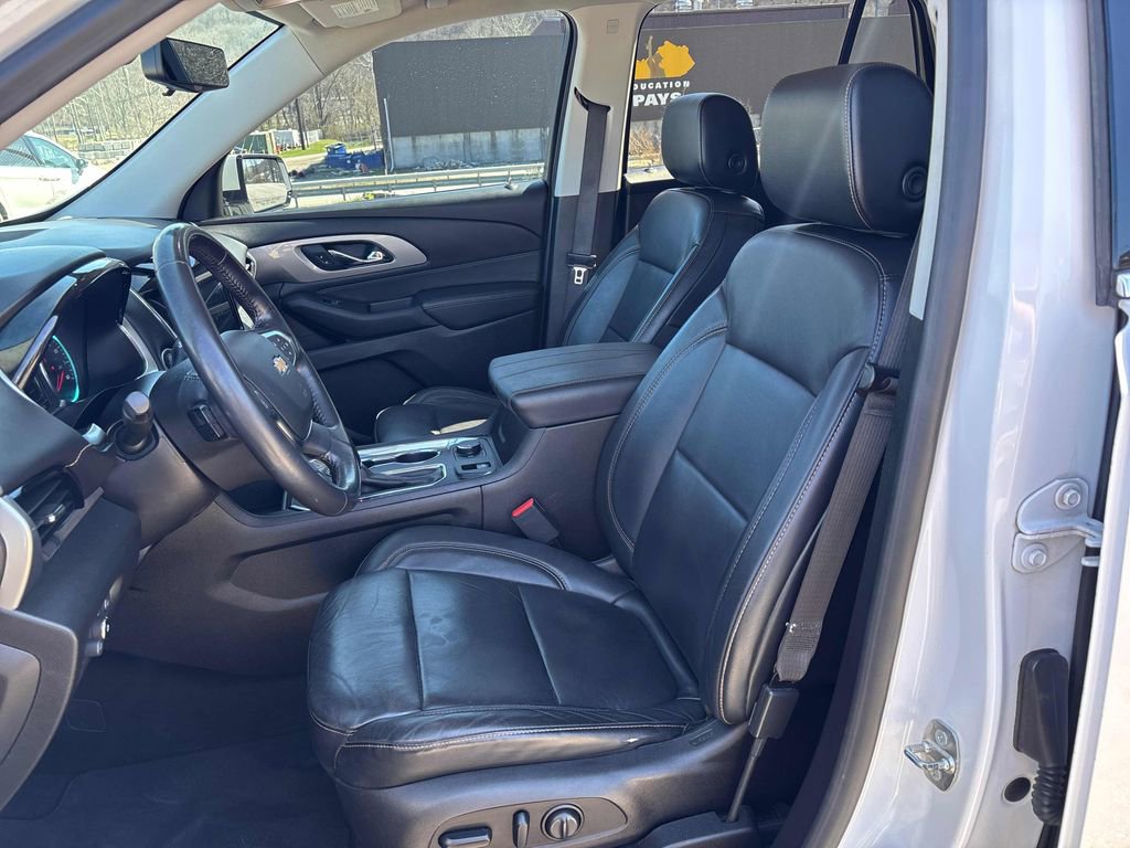 Used 2018 Chevrolet Traverse LT image 12