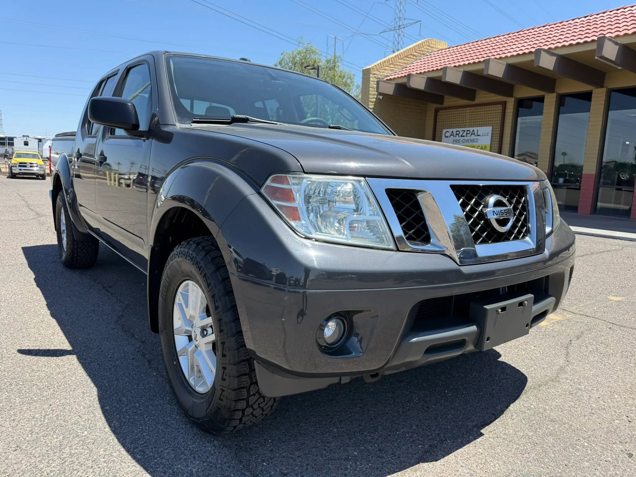 Used 2015 Nissan Frontier SV w/ SV Value Truck Package AWD/4WD image 14