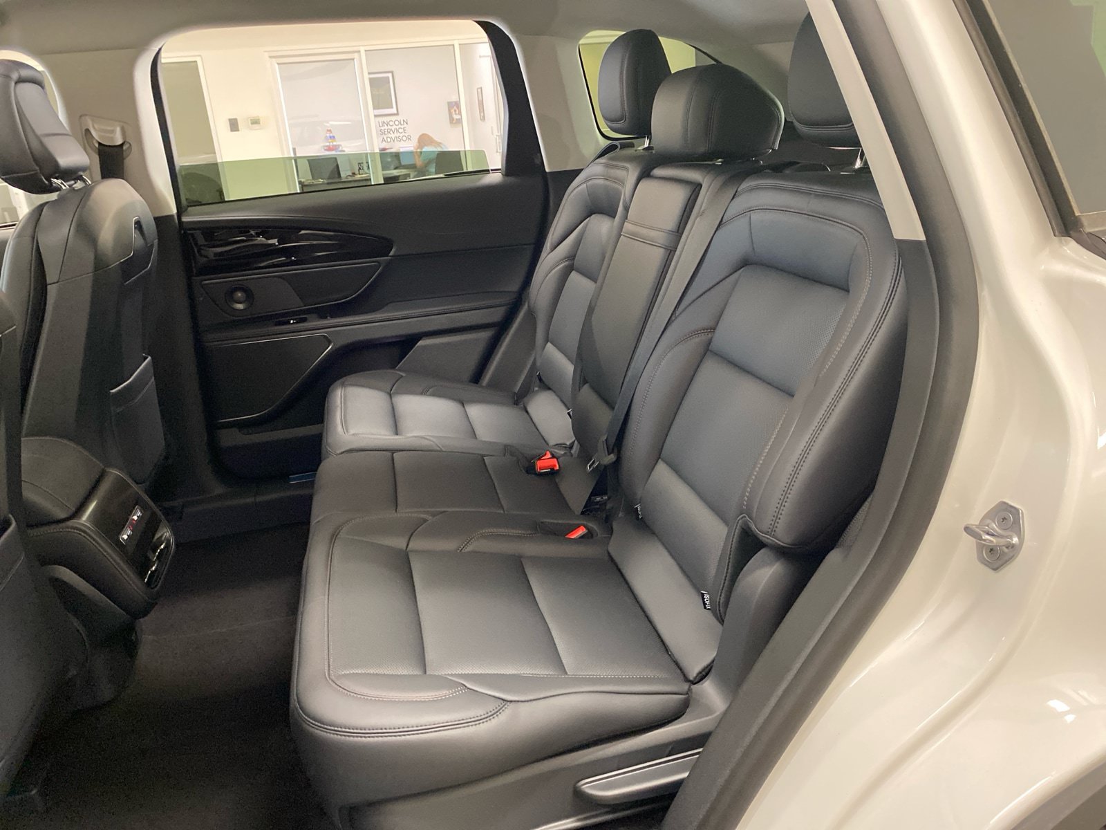 New 2026 Lincoln Nautilus Premier w/ Equipment Group 102A AWD/4WD image 9