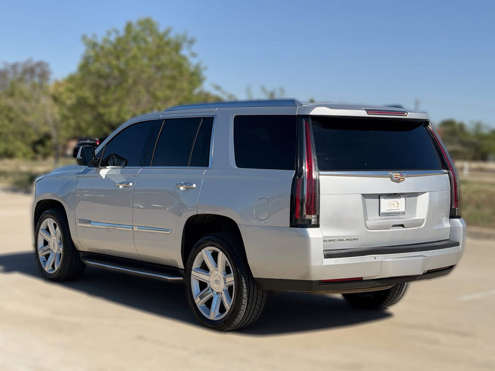 Used 2016 Cadillac Escalade Luxury AWD/4WD image 8