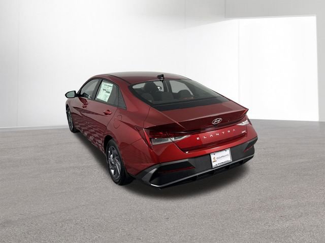 Used 2025 Hyundai Elantra Blue FWD image 40