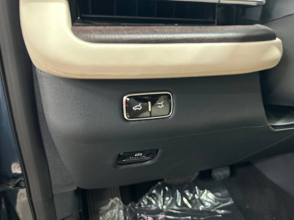 New 2027 Lincoln Navigator Reserve AWD/4WD image 13
